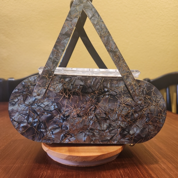 Vintage 1950s Lucite Confetti Bag carved panel top and hand strap - Picture 4 of 10